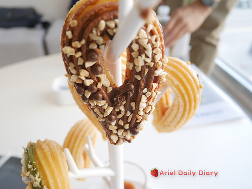 【台南美食】CHURRO & Sweet 草莓季必追!愛心仙女棒點燃你的粉紅少女心,季節限定飲品草莓美莓、浮誇系吉拿樹絕對必點