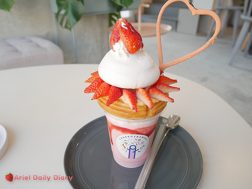 【台南美食】CHURRO & Sweet 草莓季必追!愛心仙女棒點燃你的粉紅少女心,季節限定飲品草莓美莓、浮誇系吉拿樹絕對必點