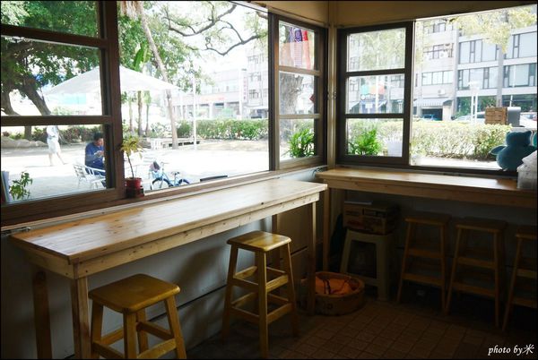 屏東市雁行x窩cafeP1670638_調整大小1.JPG