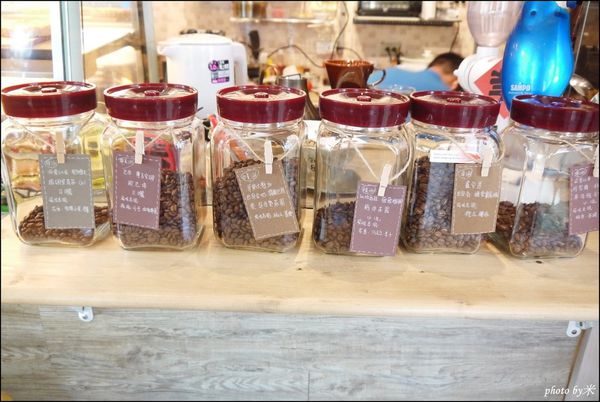 屏東市雁行x窩cafeP1670629_調整大小1.JPG