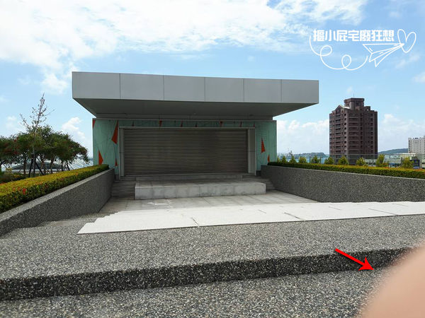 【高雄一日遊】騎噗噗輕鬆遊高雄-IG打卡勝地集盒、新地標圖書總館、在地好味老江紅茶牛乳、新鮮水果冰棒佐棧冰舖