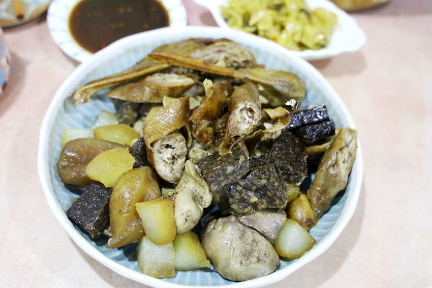 傳承三代老味道！鶯歌火車站旁林鴻鈞滷味專賣店，六十年好滋味。