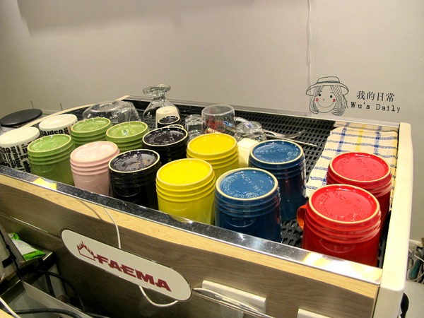 Han's Café 寒咖啡：├吃喝┤Han's Café 寒咖啡-銀河的起源來自於濃縮與牛奶的大爆炸