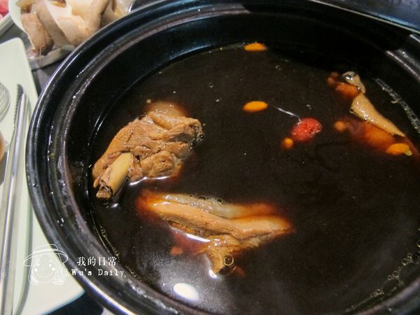 極膳-頂級草本鍋:├吃喝┤極膳-頂級草本鍋-帝王般的草本鍋