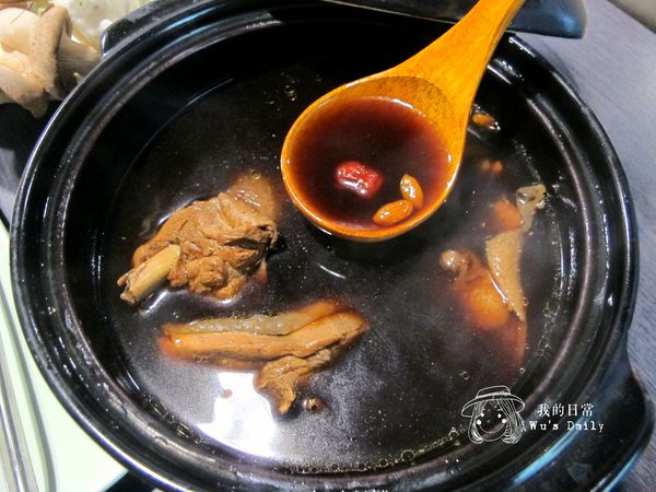 極膳-頂級草本鍋:├吃喝┤極膳-頂級草本鍋-帝王般的草本鍋