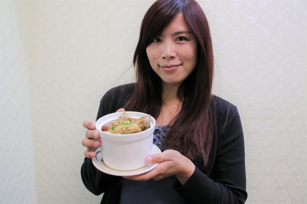 麥麥奀香港粉麵專家：【桃園食記】麥麥奀香港粉麵專家~香港道地的港式料理，周珍珍潮州辣椒醬超激推/銅鑼灣XO秘醬/糯米雞/臘腸雞盅頭飯/雲吞水餃粗麵