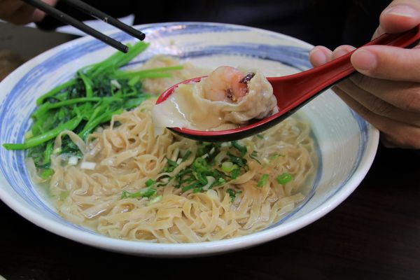 麥麥奀香港粉麵專家：【桃園食記】麥麥奀香港粉麵專家~香港道地的港式料理，周珍珍潮州辣椒醬超激推/銅鑼灣XO秘醬/糯米雞/臘腸雞盅頭飯/雲吞水餃粗麵