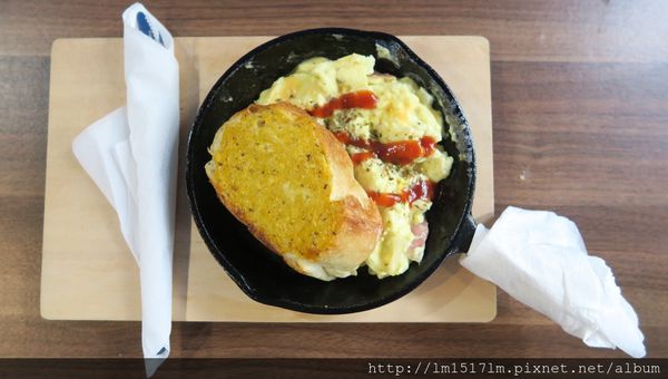 【台中豐原區】幸福的午茶時光，旅人們愛去的『幸福旅行咖啡館 豐原』