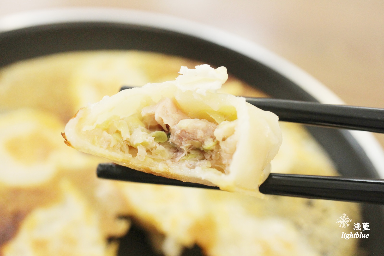 [ 南京三民站美食 ] 淺藍 × 大高冰花煎餃～爽脆冰花讓人意猶未竟