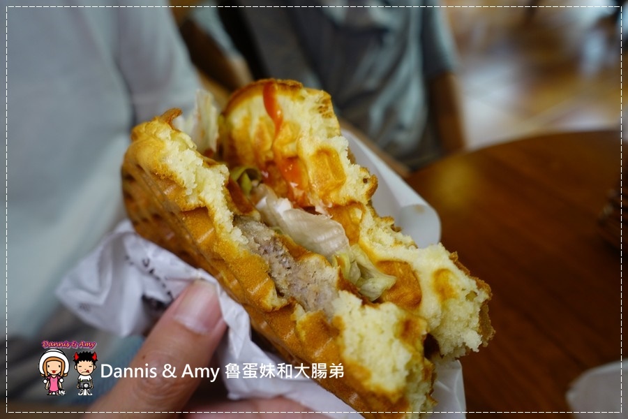 20170404《新竹新豐下午茶》小木屋鬆餅-新豐新興店。甜口味、鹹口味鬆餅你愛那一樣?︱新開幕優惠分享。茶自點旁邊 (貪吃影片) (27).jpg