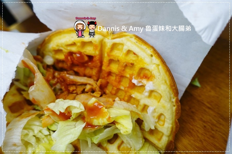 20170404《新竹新豐下午茶》小木屋鬆餅-新豐新興店。甜口味、鹹口味鬆餅你愛那一樣?︱新開幕優惠分享。茶自點旁邊 (貪吃影片) (28).jpg