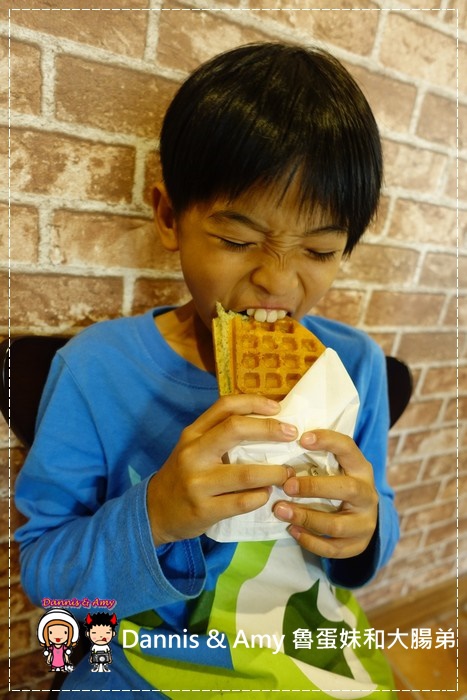 20170404《新竹新豐下午茶》小木屋鬆餅-新豐新興店。甜口味、鹹口味鬆餅你愛那一樣?︱新開幕優惠分享。茶自點旁邊 (貪吃影片) (23).jpg