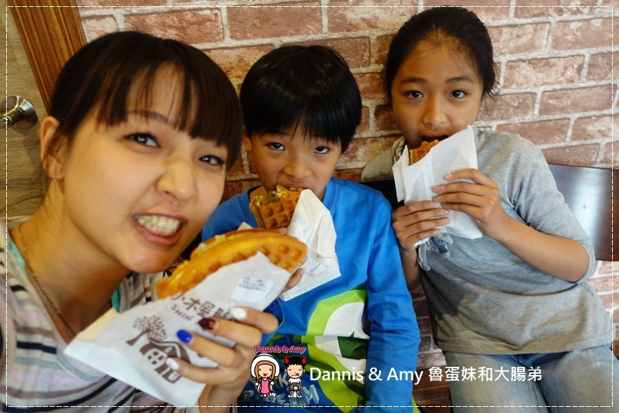 20170404《新竹新豐下午茶》小木屋鬆餅-新豐新興店。甜口味、鹹口味鬆餅你愛那一樣?︱新開幕優惠分享。茶自點旁邊 (貪吃影片) (22).jpg