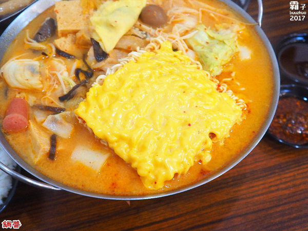 鍋醬平價小火鍋:鍋醬平價小火鍋,潭子火鍋,韓式Double起司鍋配料多多~