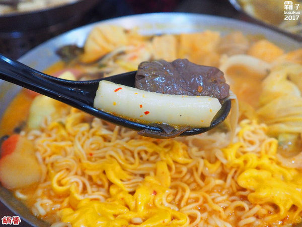 鍋醬平價小火鍋:鍋醬平價小火鍋,潭子火鍋,韓式Double起司鍋配料多多~