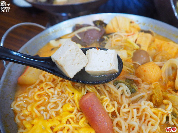 鍋醬平價小火鍋:鍋醬平價小火鍋,潭子火鍋,韓式Double起司鍋配料多多~