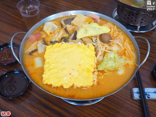 鍋醬平價小火鍋:鍋醬平價小火鍋,潭子火鍋,韓式Double起司鍋配料多多~