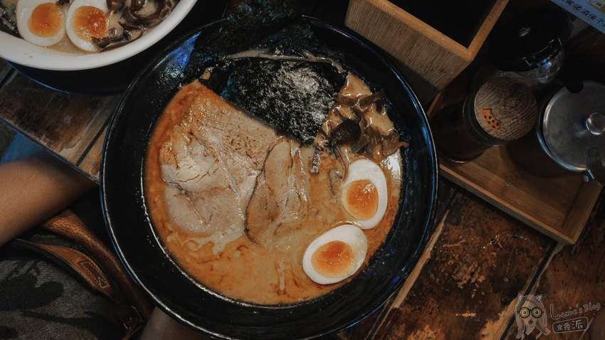 士林拉麵》道樂屋台，士林夜市超人氣排隊拉麵，濃郁豚骨拉麵推薦 - Lexies Blog，寫食派