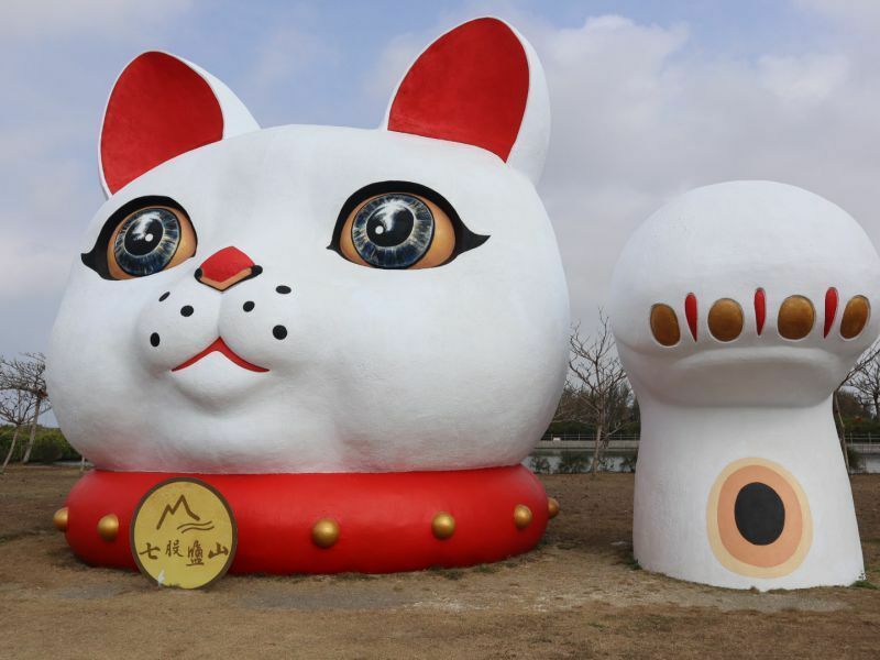 七股鹽山-台南七股/攀爬大鹽山!巨大造景藝術及遊樂設施 - 潔絲蜜愛生活