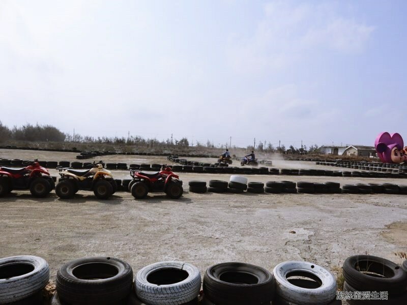 七股鹽山-台南七股/攀爬大鹽山!巨大造景藝術及遊樂設施 - 潔絲蜜愛生活