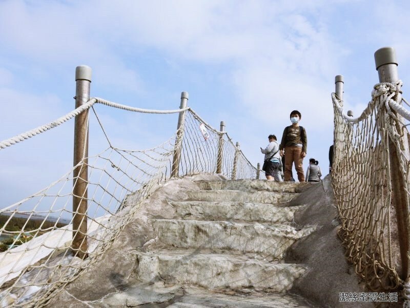 七股鹽山-台南七股/攀爬大鹽山!巨大造景藝術及遊樂設施 - 潔絲蜜愛生活
