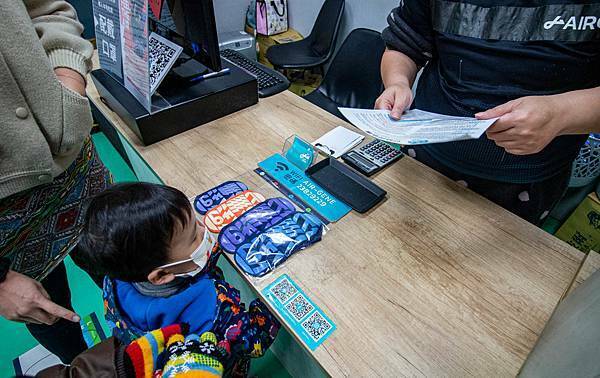 【台中景點】Air-Gene空氣基因-小孩放電最佳選擇!一玩停不下來的彈跳床育樂中心,還有攀岩、彈跳籃球、彈跳躲避球、冬令營等多項活動