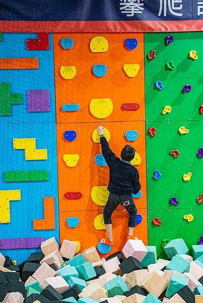 【台中景點】Air-Gene空氣基因-小孩放電最佳選擇!一玩停不下來的彈跳床育樂中心,還有攀岩、彈跳籃球、彈跳躲避球、冬令營等多項活動