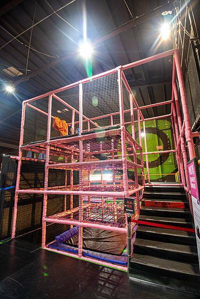 【台中景點】Air-Gene空氣基因-小孩放電最佳選擇!一玩停不下來的彈跳床育樂中心,還有攀岩、彈跳籃球、彈跳躲避球、冬令營等多項活動