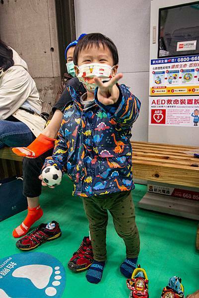 【台中景點】Air-Gene空氣基因-小孩放電最佳選擇!一玩停不下來的彈跳床育樂中心,還有攀岩、彈跳籃球、彈跳躲避球、冬令營等多項活動