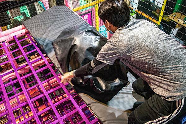 【台中景點】Air-Gene空氣基因-小孩放電最佳選擇!一玩停不下來的彈跳床育樂中心,還有攀岩、彈跳籃球、彈跳躲避球、冬令營等多項活動