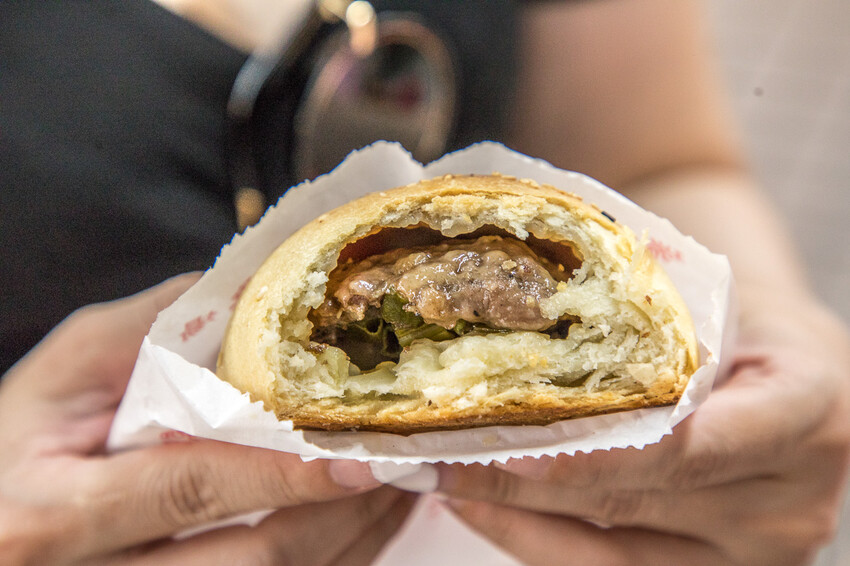 ▲瑞芳銅板美食推薦：瑞芳林記福州胡椒餅，就在瑞芳美食廣場內 /大手牽小手。玩樂趣 提供、WalkerLand窩客島整理