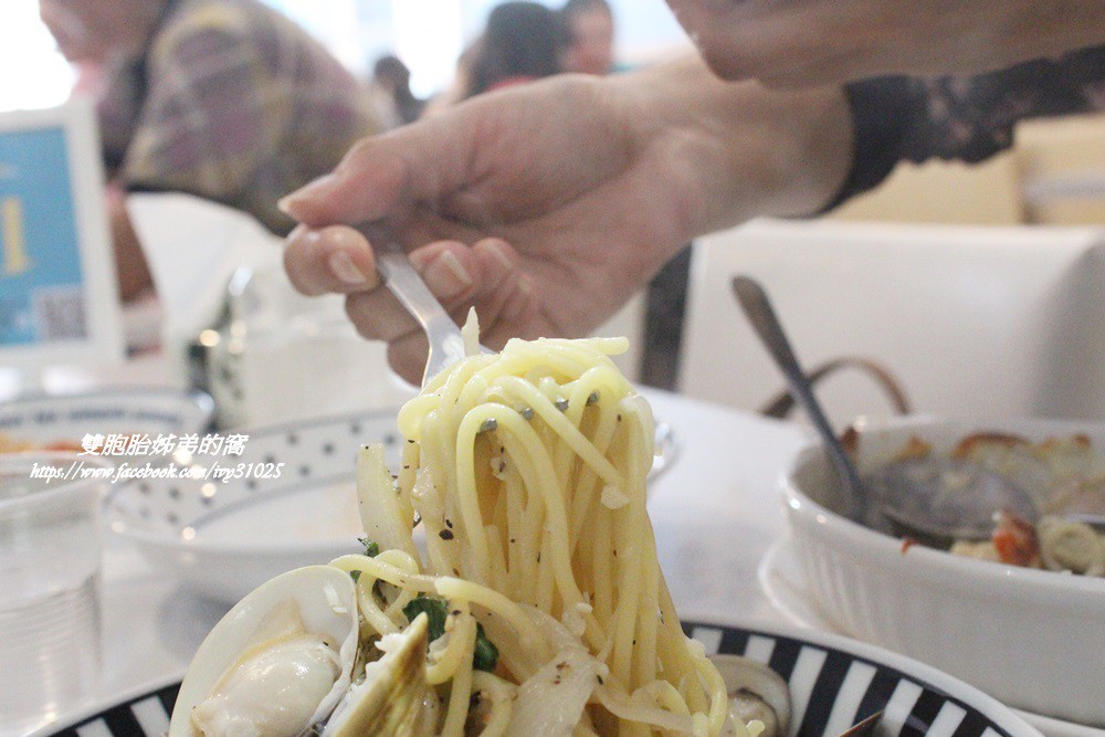 位於鼓山區西子灣隧道路口旁的義特米義大利麵用料實在又好吃[銅板美食]