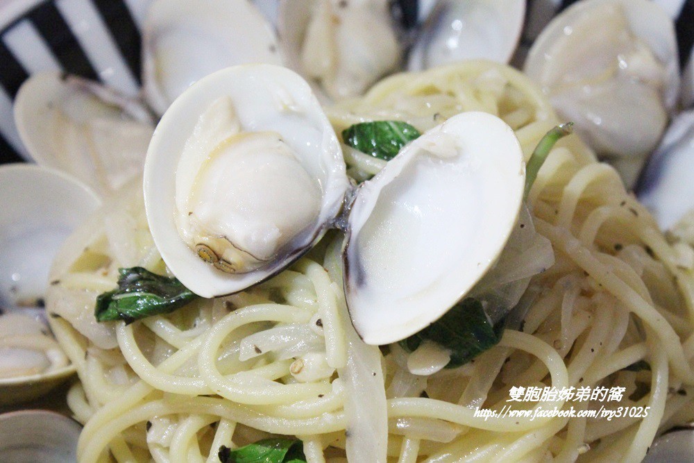 位於鼓山區西子灣隧道路口旁的義特米義大利麵用料實在又好吃[銅板美食]