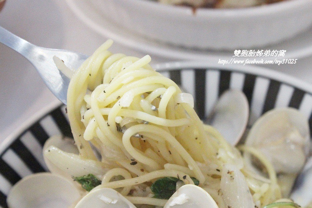 位於鼓山區西子灣隧道路口旁的義特米義大利麵用料實在又好吃[銅板美食]