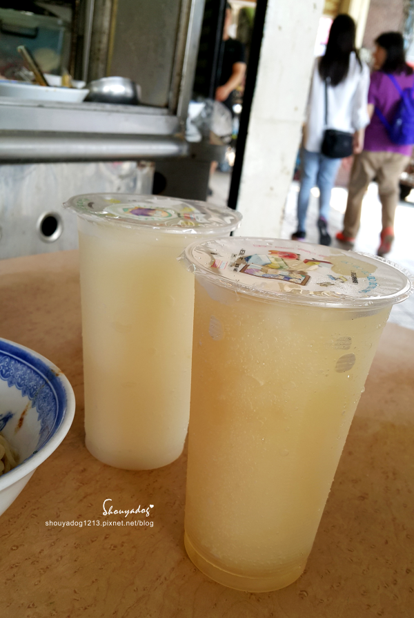 大龍夜市商圈：【手搖專賣】大龍夜市商圈 綠茶屋飲料專賣店