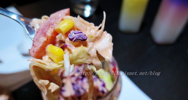 秘燒MEAT SHOW時尚岩燒牛排：秘燒MEAT SHOW時尚岩燒牛排