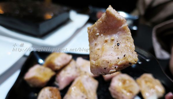 秘燒MEAT SHOW時尚岩燒牛排：秘燒MEAT SHOW時尚岩燒牛排