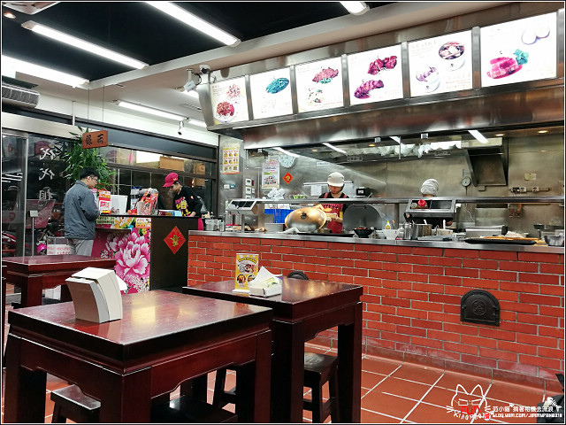 鬍鬚張魯肉飯 (03).jpg