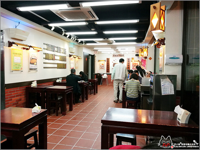 鬍鬚張魯肉飯 (04).jpg