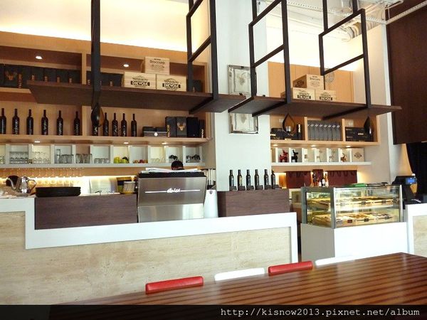 鹿一鍋5-紅酒吧台.JPG