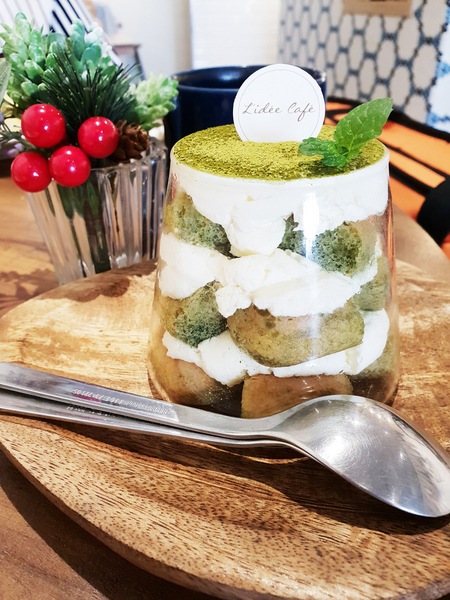 L'idée Café 樂點咖啡:♪板橋車站。L'idée Café 樂點咖啡♬ 富士山抹茶提拉米蘇 美味又好拍