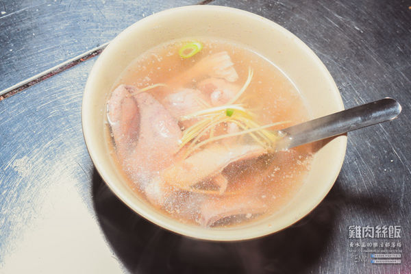 雞肉絲飯【基隆美食】|基隆廟口深夜人氣打烊料理；所有店家打烊之後他才出來營業，太早來是吃不到滴。