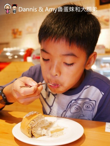 《新竹美食》亞尼克菓子工房-新竹竹北店。親子DIY。新竹限定口味生乳捲。新品分享隨享卡優惠︱ 影片 《新竹美食》亞尼克菓子工房-新竹竹北店。親子DIY。新竹限定口味生乳捲。新品分享隨享卡優惠︱ 影片