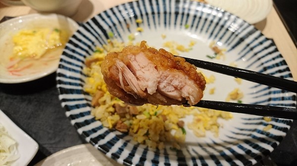 餃子の王將-台灣一號店:高雄漢神巨蛋~餃子の 王將~台灣1號日本直營店~引以為豪的日式煎餃~攻佔你我的味蕾~