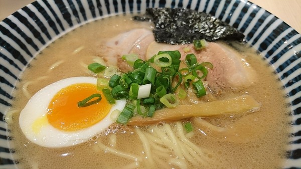 餃子の王將-台灣一號店:高雄漢神巨蛋~餃子の 王將~台灣1號日本直營店~引以為豪的日式煎餃~攻佔你我的味蕾~