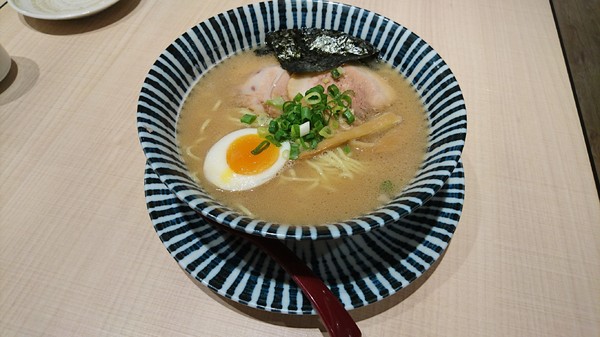 餃子の王將-台灣一號店:高雄漢神巨蛋~餃子の 王將~台灣1號日本直營店~引以為豪的日式煎餃~攻佔你我的味蕾~