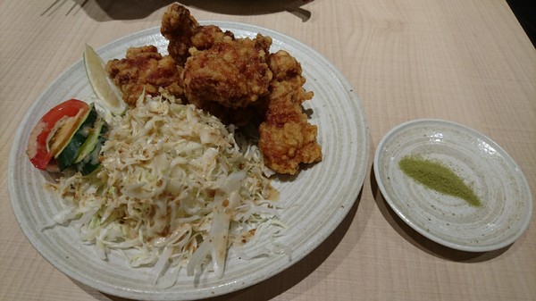 餃子の王將-台灣一號店:高雄漢神巨蛋~餃子の 王將~台灣1號日本直營店~引以為豪的日式煎餃~攻佔你我的味蕾~