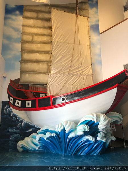 圓圓家出去玩-《台南景點》台江國家公園遊客中心純白建築好好拍，獨特高腳水上屋，台南IG打卡熱點