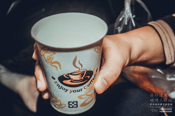 崁仔頂無名碳烤三明治【基隆美食】|基隆市仁愛區崁仔頂魚市必吃三明治，愛玩客詹姆士不睡覺推薦。