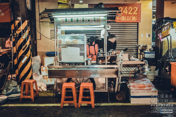 崁仔頂無名碳烤三明治【基隆美食】|基隆市仁愛區崁仔頂魚市必吃三明治，愛玩客詹姆士不睡覺推薦。